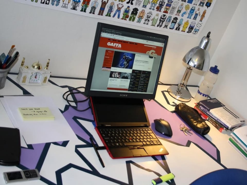 My old study setup including my red ThinkPad x100e.